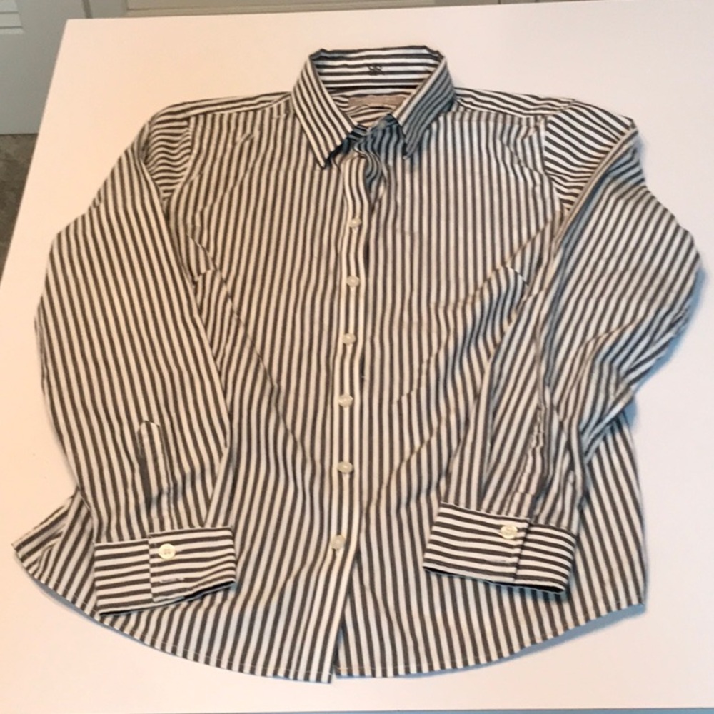 Preowned Banana Republic long sleeve stripe fitted blouse - no iron - 12